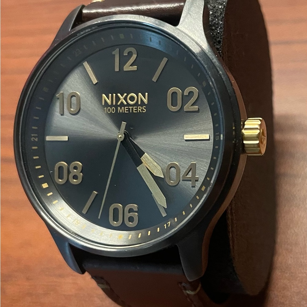 NIXON: PATROL WATCH, GUNMETAL/GOLD, LEATHER